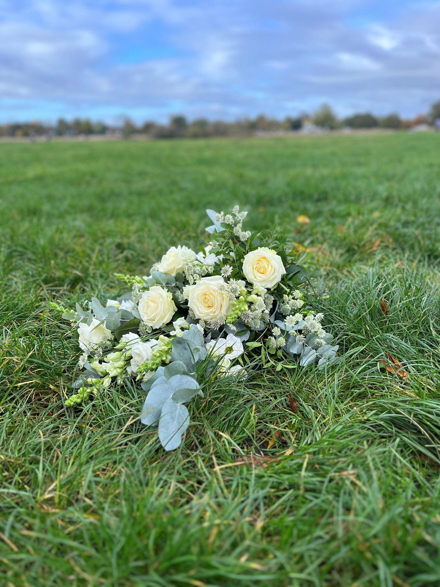 100% Compostable Funeral Sheaf - White & Green