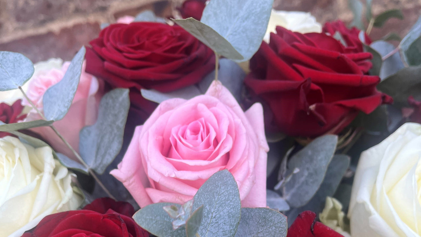 Luxury Mixed Roses Handtie