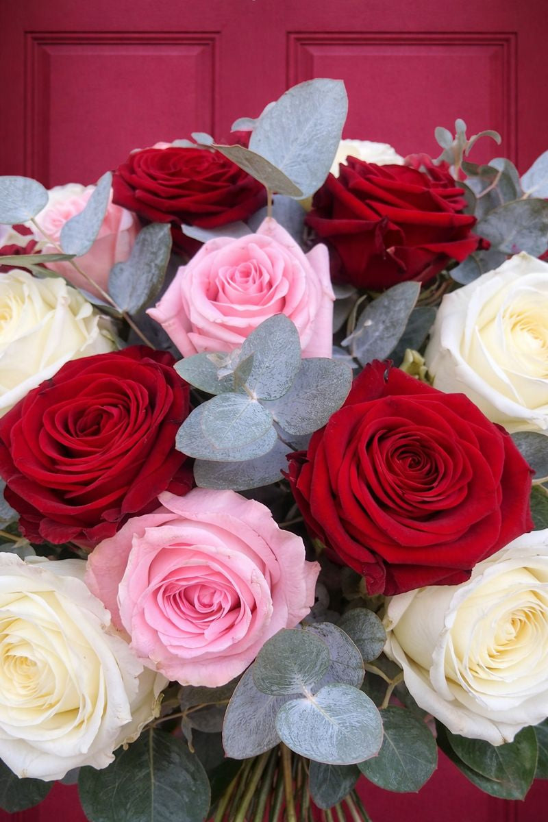 Luxury Mixed Roses Handtie