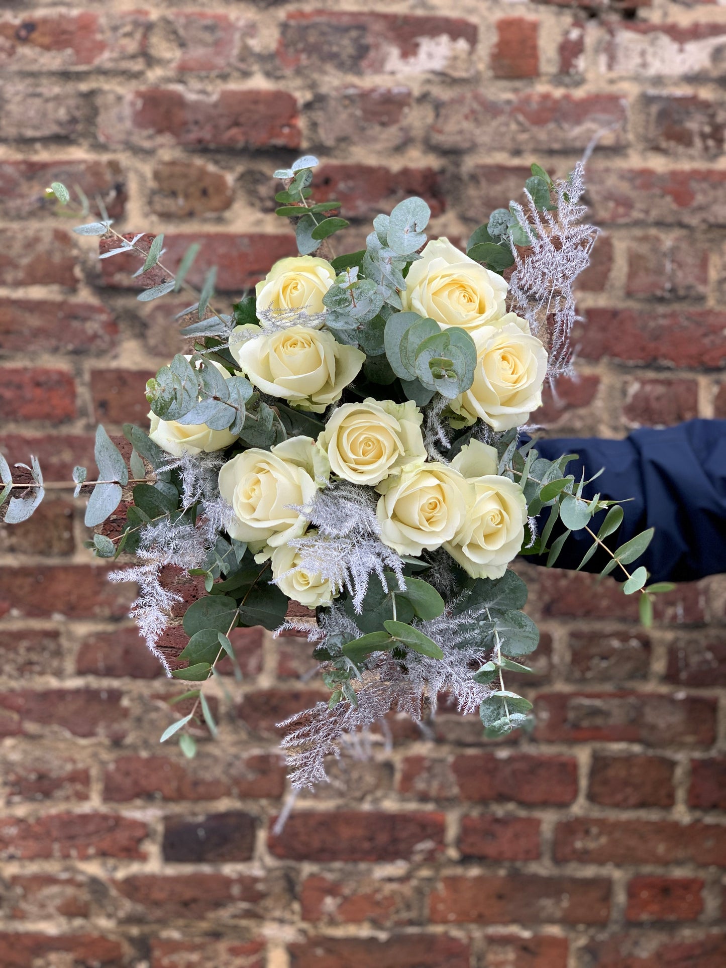 Festive Sparkle White Rose Bunch