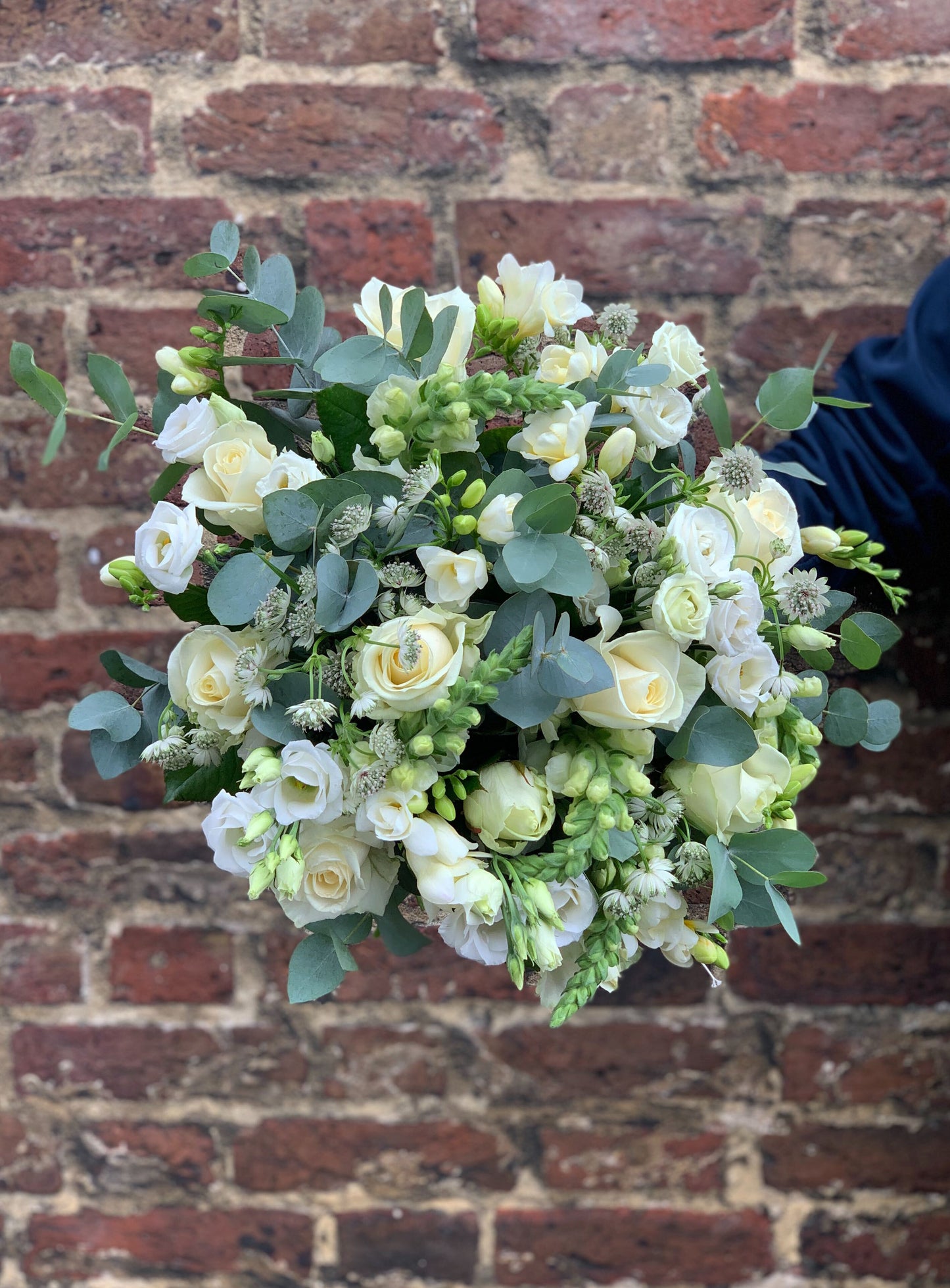 Seasonal White & Green Handtie