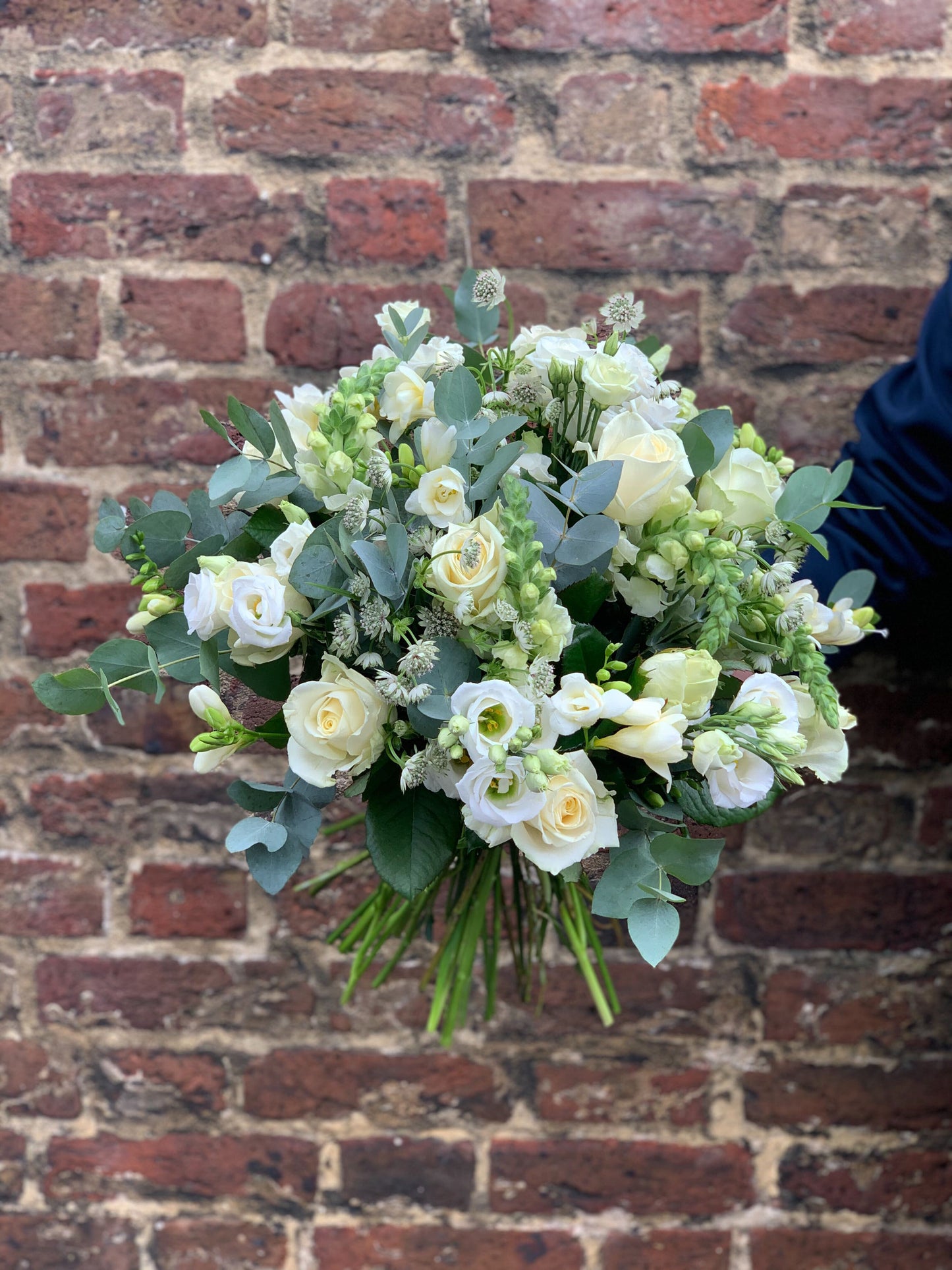 Seasonal White & Green Handtie