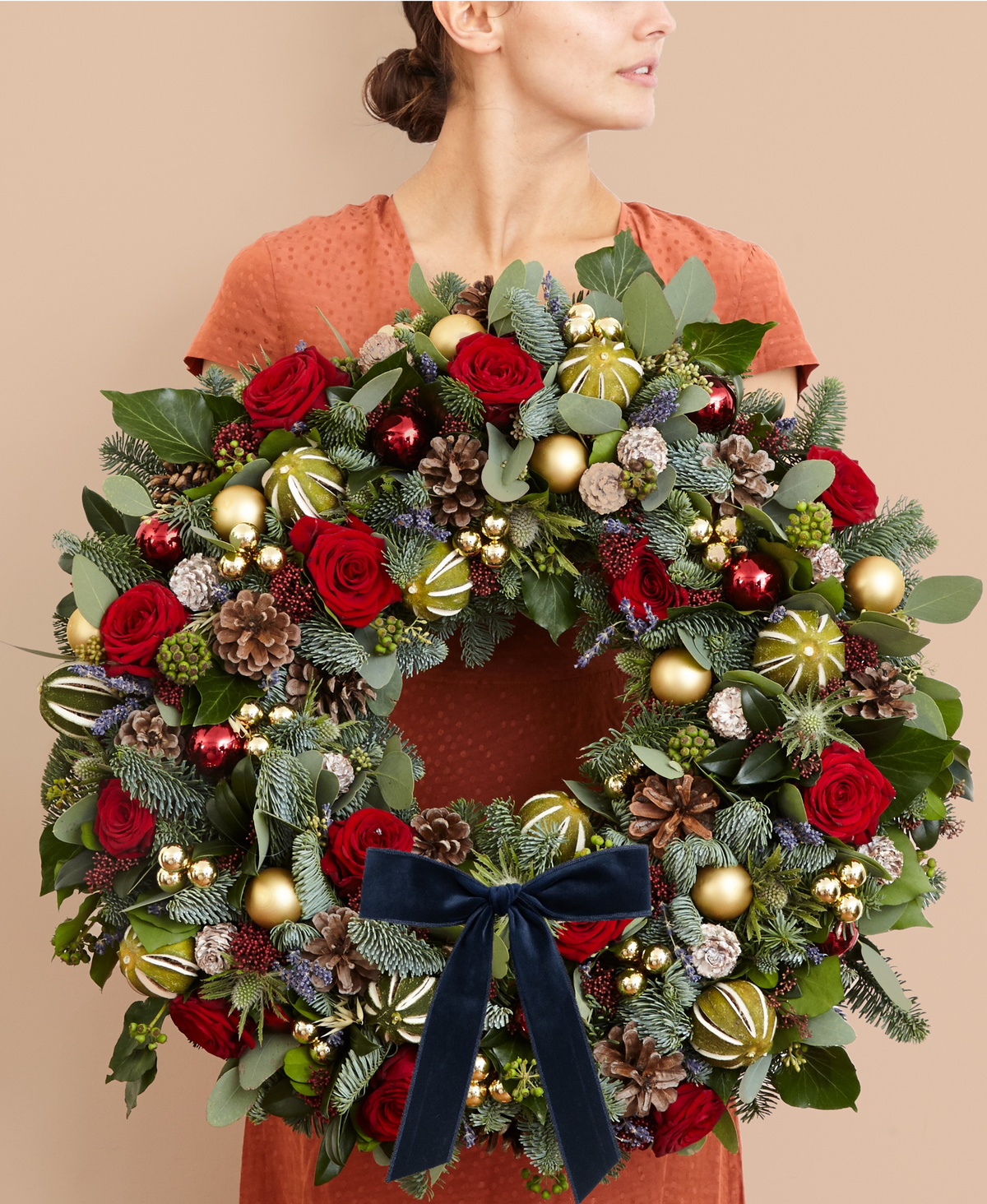 Courchevel wreath with wide navy velvet bow