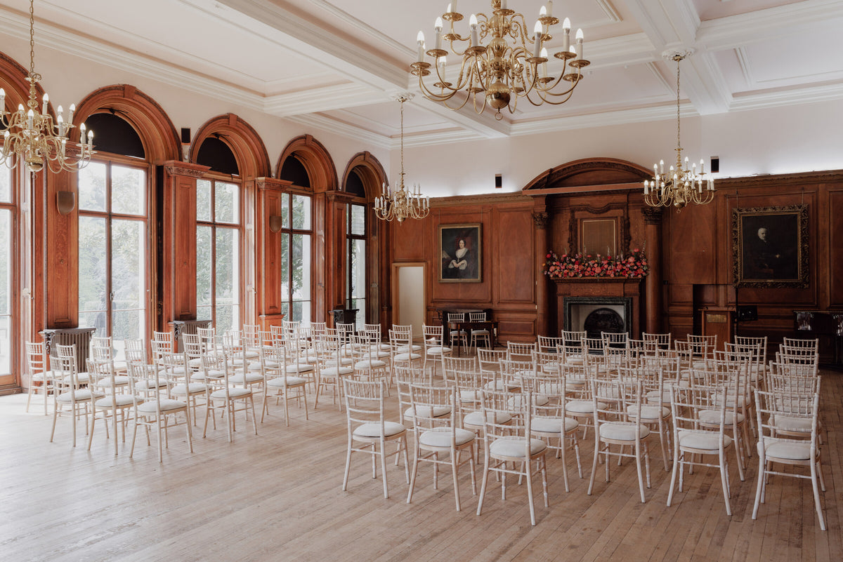 Bespoke wedding table flowers designed by Gardenia of London