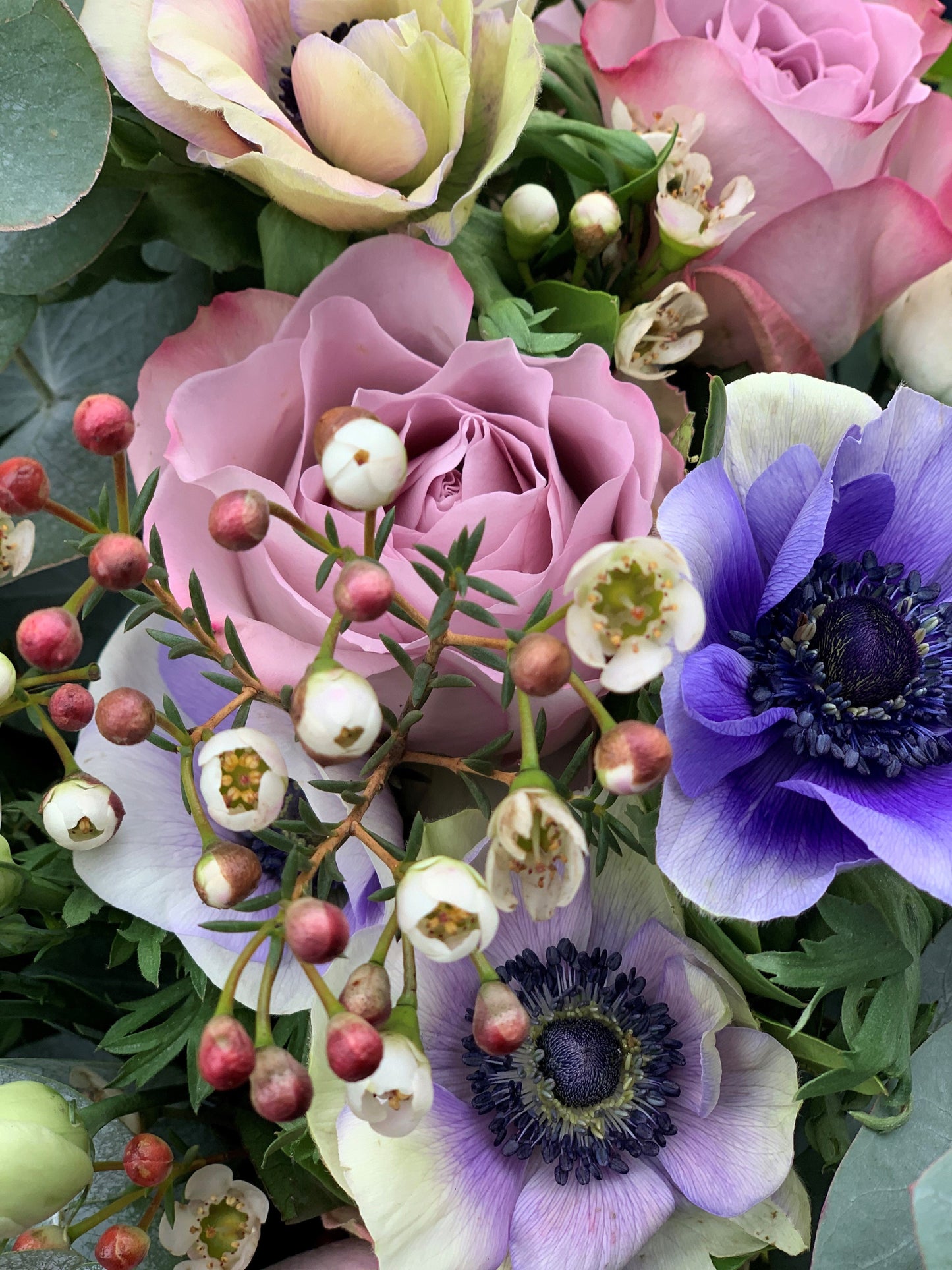 Seasonal Roses & Anemones Handtie